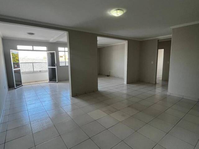 #42 - Apartamento para Locação em Guanambi - BA